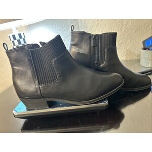 Torrid‎ Women's Strappy Buckle Ankle Bootie Size 10 WW